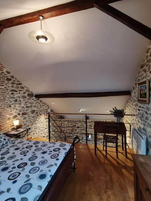 La Petite Porcherie Ladignac-le-Long Luaran gambar