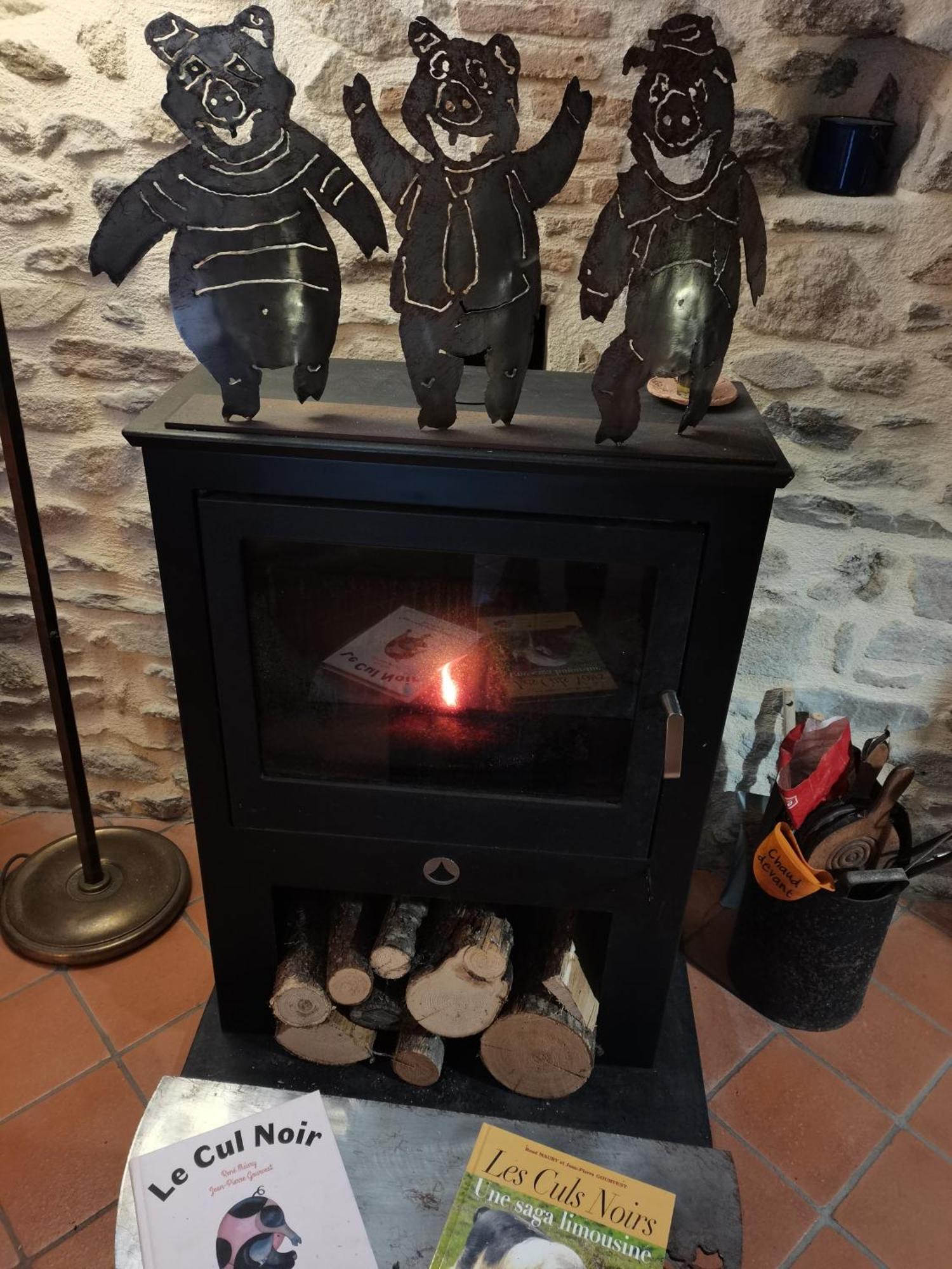 La Petite Porcherie Ladignac-le-Long Luaran gambar